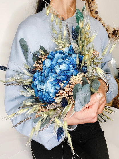 Lisa Blue Bouquet